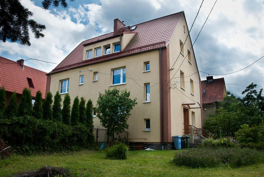 Guest House Wanda Wałbrzych Esterno foto